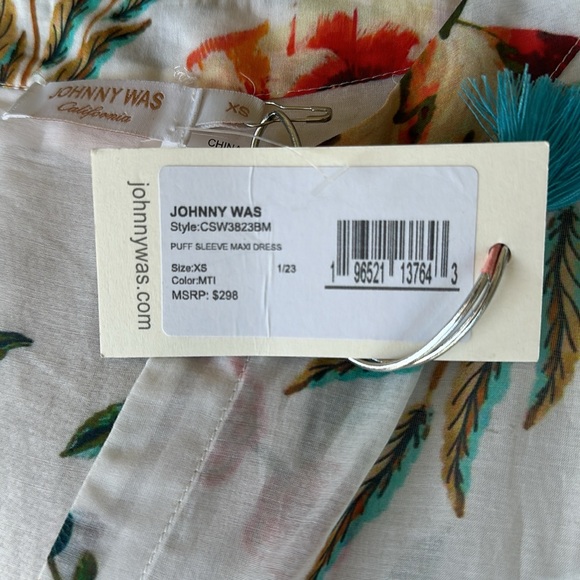 Johnny Was Silk-Blend Maxi
CSW3823BM Ardella Puff Sleeve 
70% Cotton 30% Silk - Picture 6 of 6